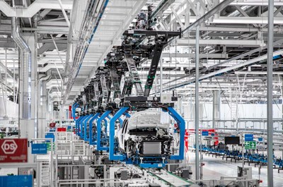 新能源浪潮奔涌，北京奔驰顺义工厂以“北京技术”定义智造新标杆